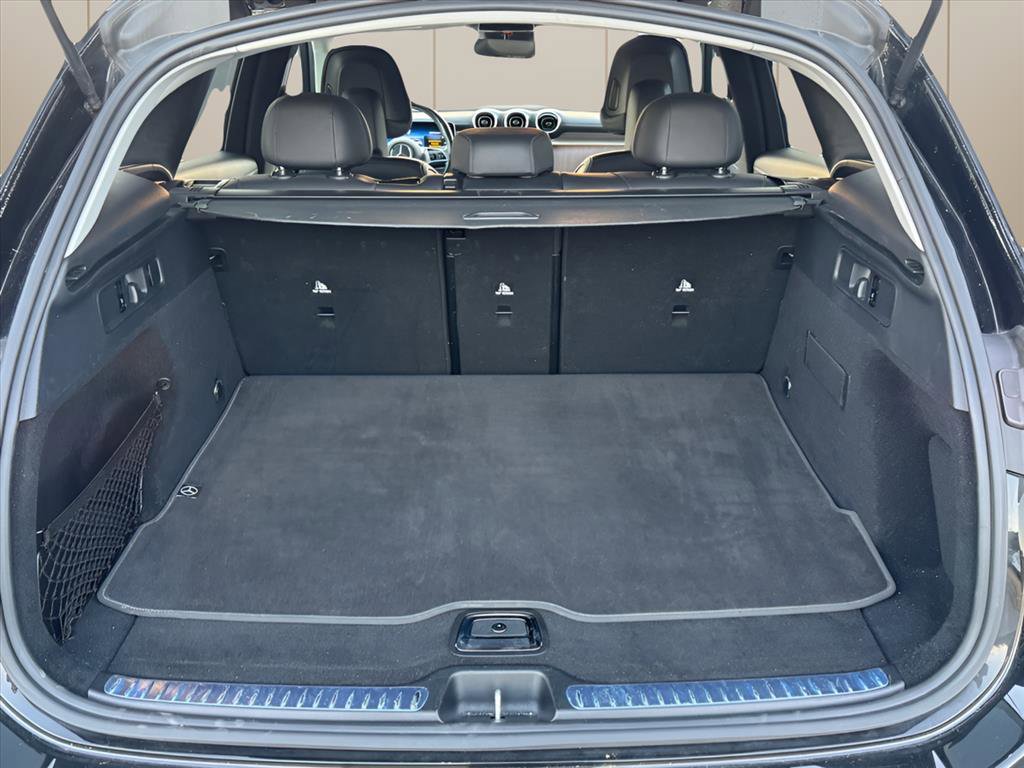 Used 2024 Mercedes-Benz GLC 300 4MATIC image 16