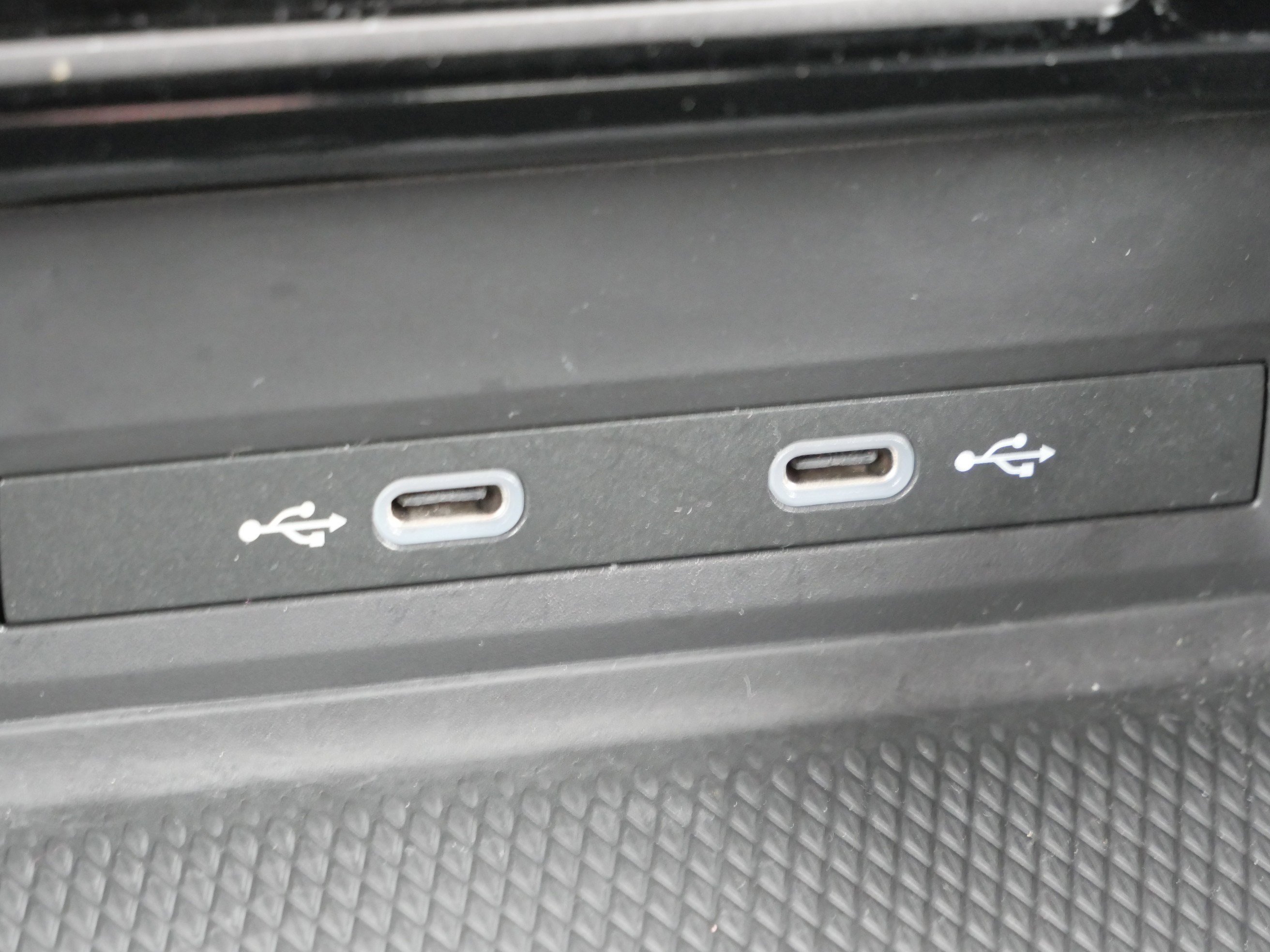 Certified 2024 Volkswagen Atlas SE image 28