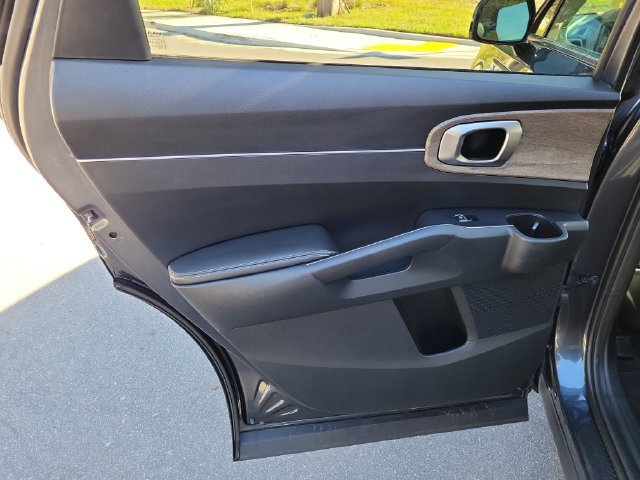 Used 2022 Kia Sorento S w/ Panoramic Sunroof Package AWD/4WD image 14