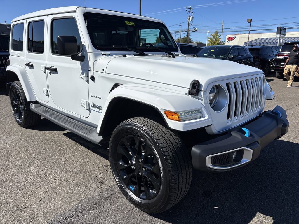Used 2023 Jeep Wrangler Unlimited Sahara w/ Cold Weather Group image 8