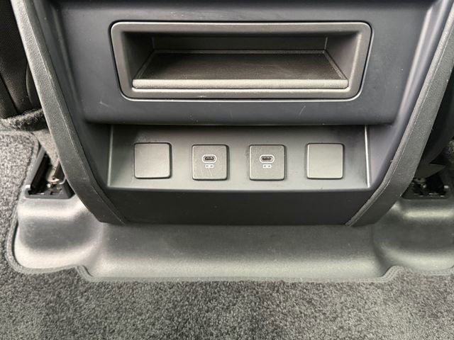 Used 2025 Land Rover Defender 110 S image 34