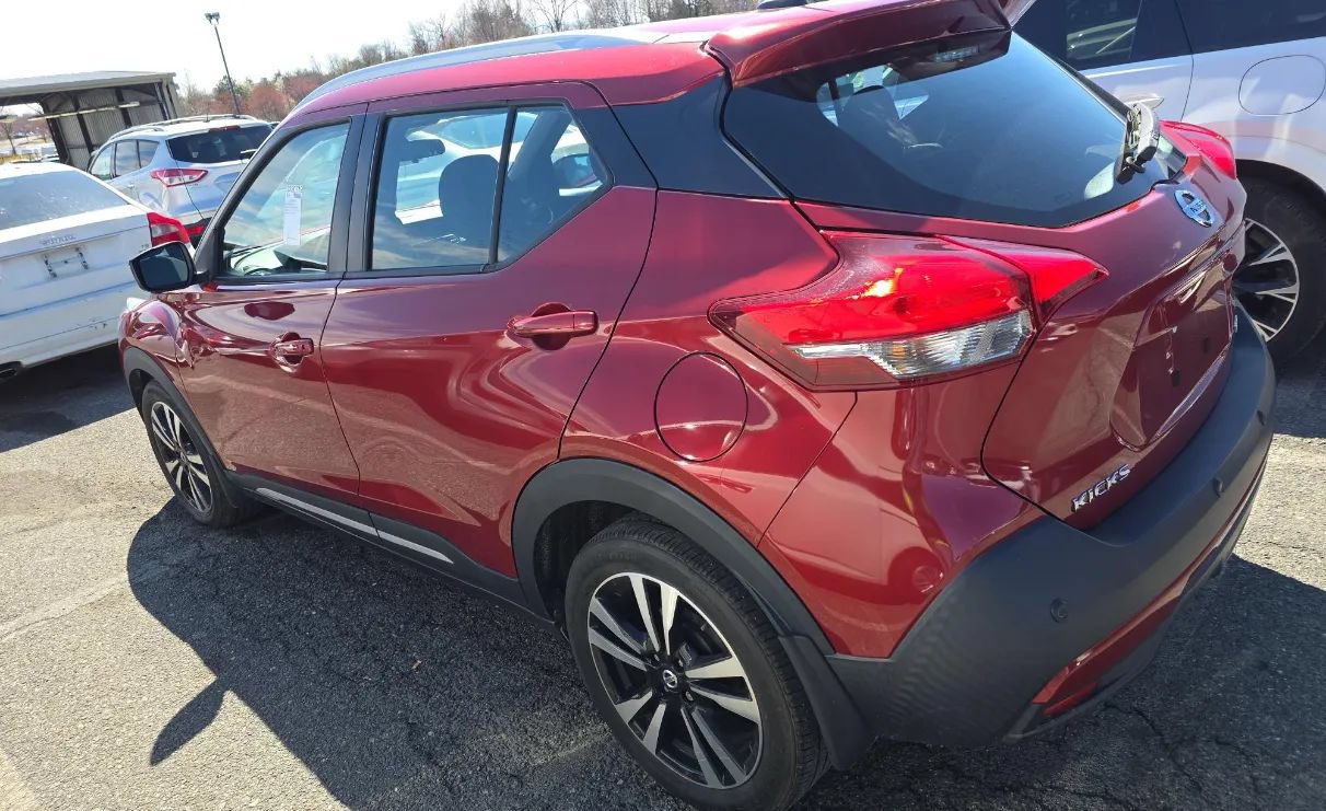 Used 2020 Nissan Kicks SR FWD image 4