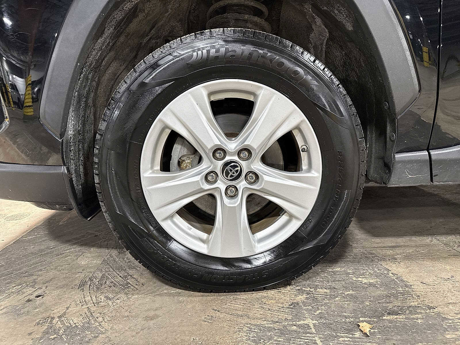 Used 2019 Toyota RAV4 XLE image 10