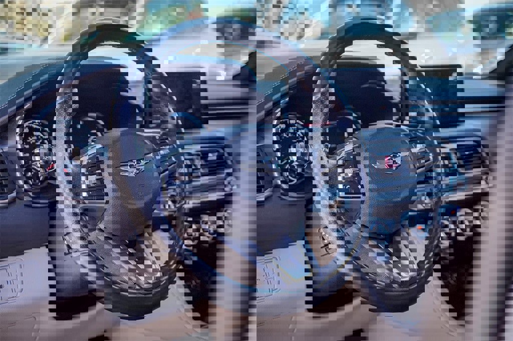 Used 2022 Genesis G70 3.3T image 10