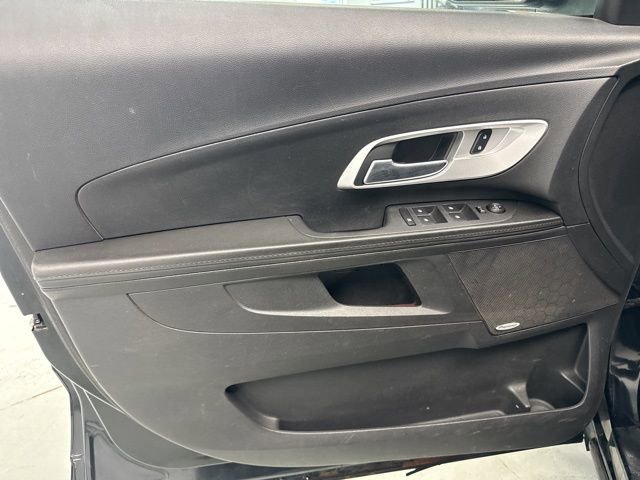 Used 2016 Chevrolet Equinox LTZ w/ Enhanced Convenience Package image 18