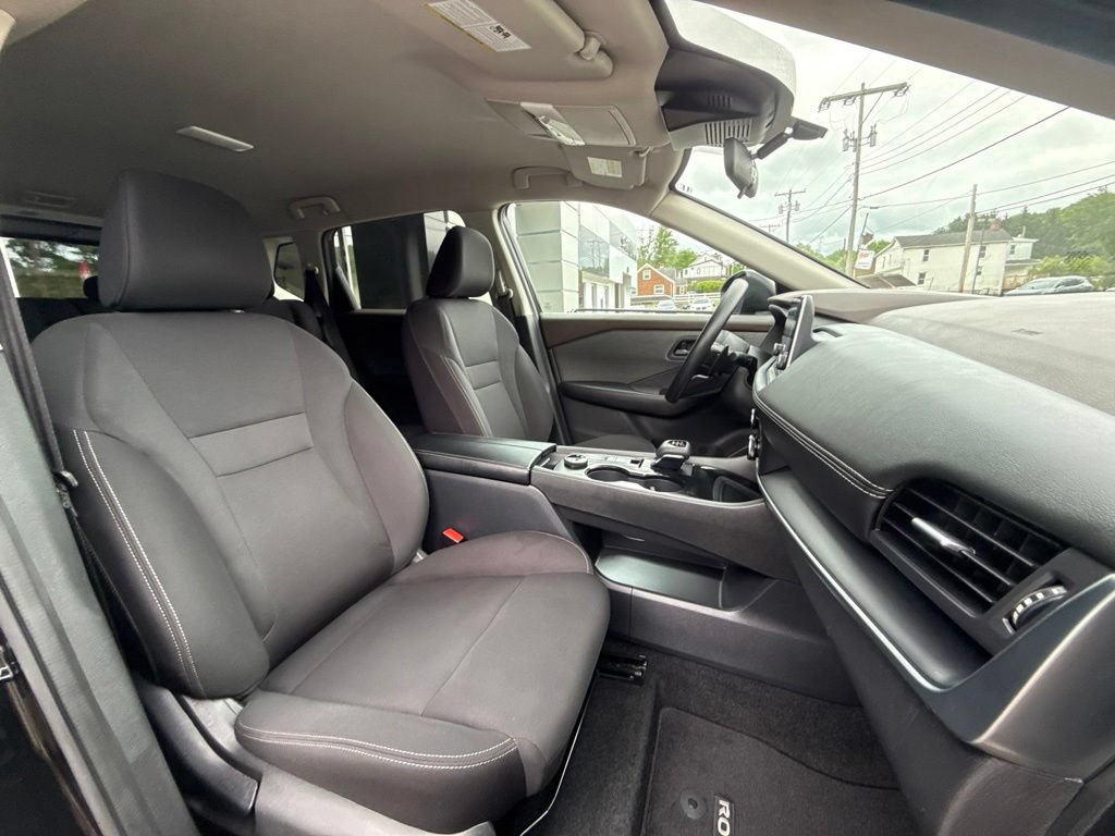 Used 2023 Nissan Rogue S AWD/4WD image 26