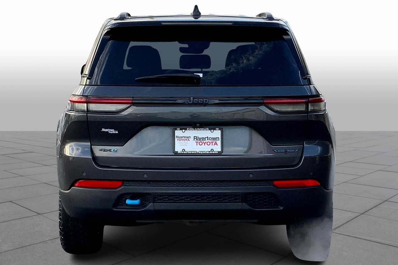 Used 2022 Jeep Grand Cherokee Trailhawk AWD/4WD image 8