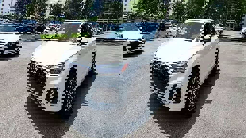 Certified 2023 Audi Q5 2.0T Premium w/ Convenience Package image 5