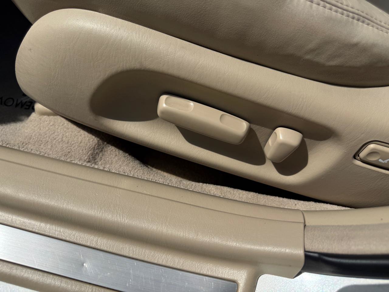 Used 2003 Lexus ES 330 FWD image 11
