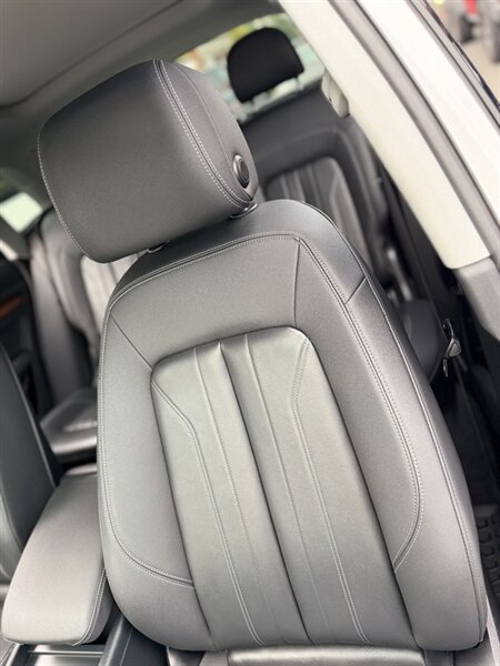Used 2023 Audi Q5 2.0T Premium Plus w/ Premium Plus Package AWD/4WD image 30