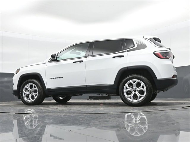 Used 2025 Jeep Compass Sport w/ Mopar Graphics Package image 36