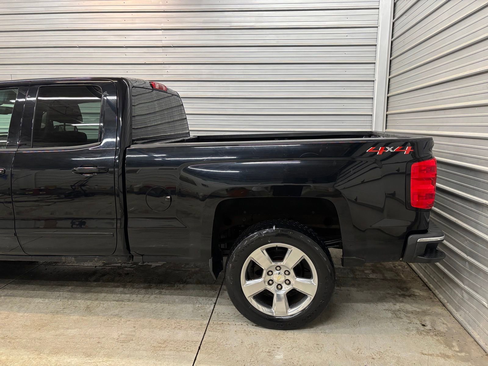 Used 2018 Chevrolet Silverado 1500 LT w/ All Star Edition image 7