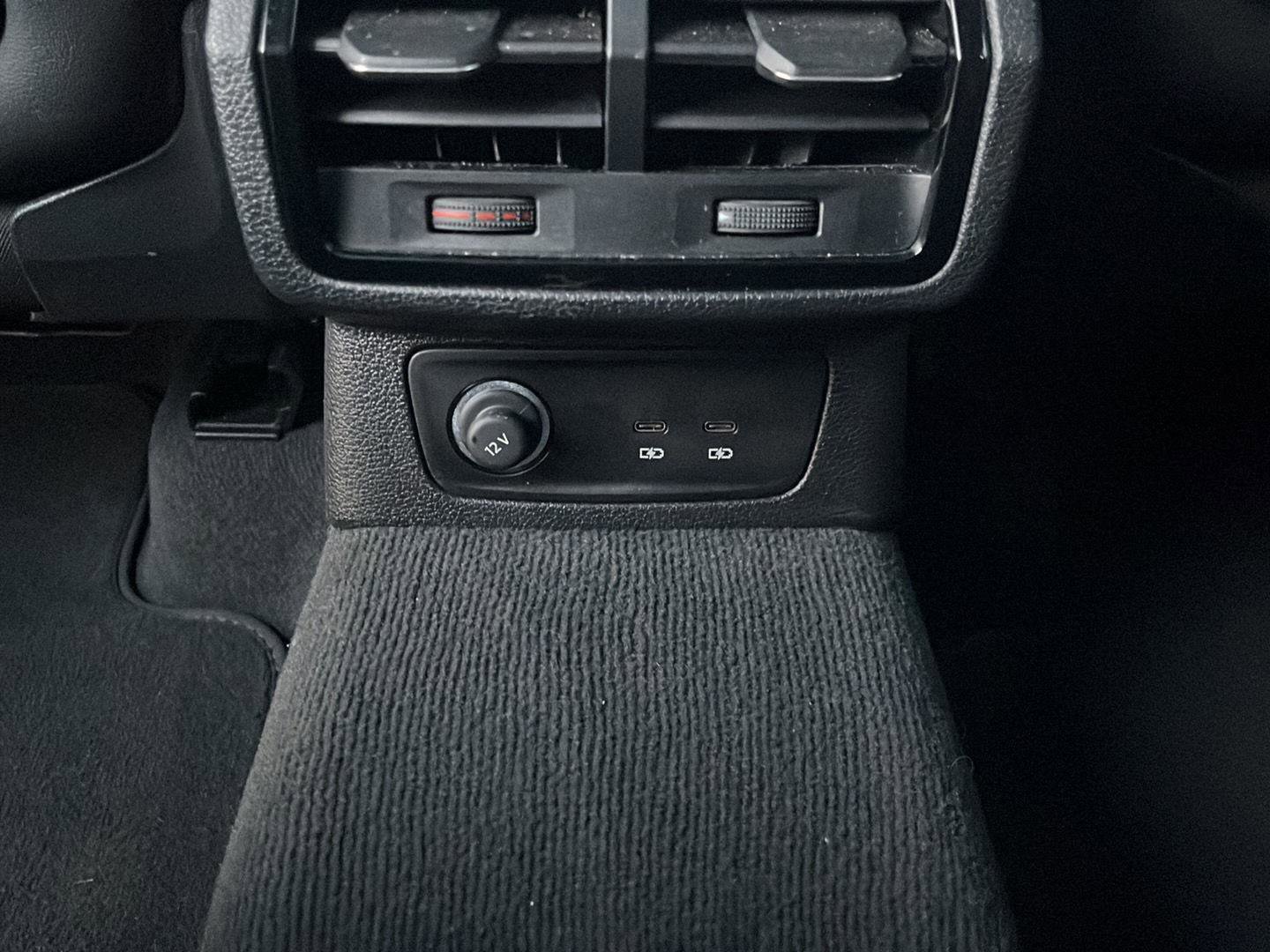 Used 2025 Audi Q3 2.0T Premium image 3