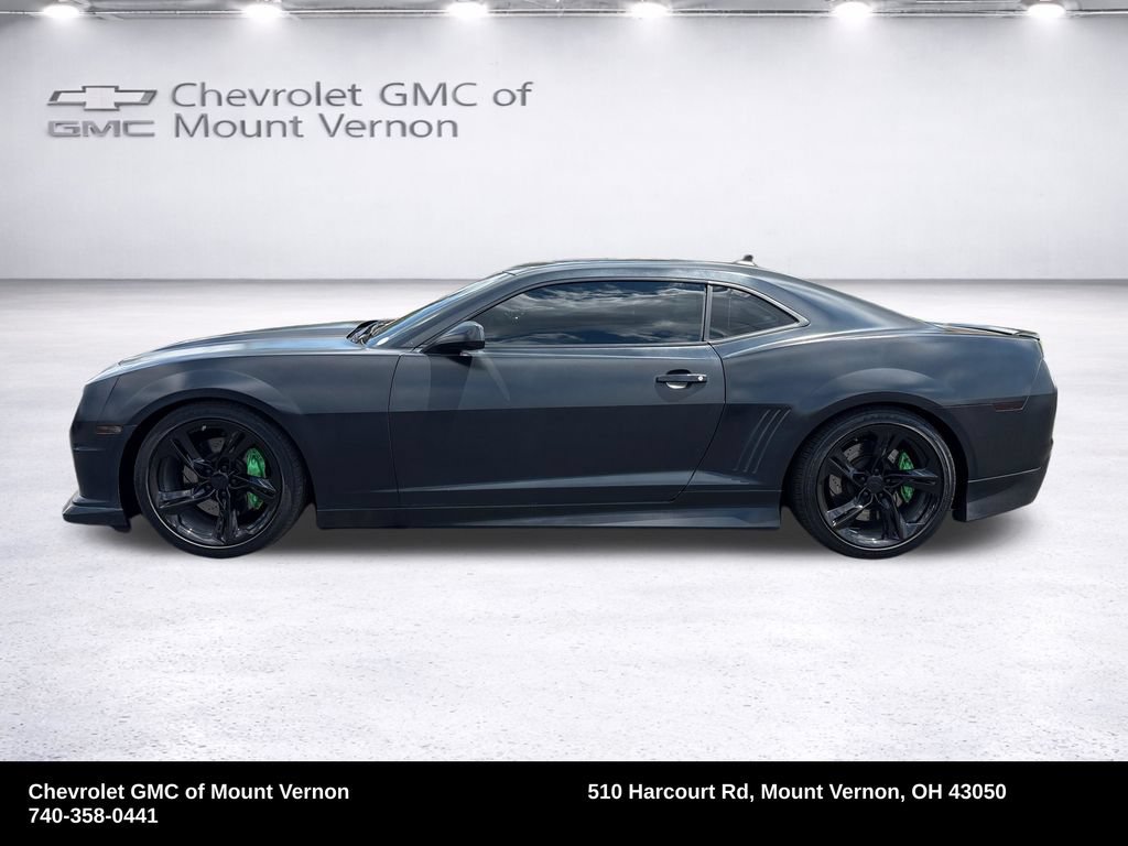 Used 2010 Chevrolet Camaro SS w/ LPO, Ground Effects Package RWD image 2