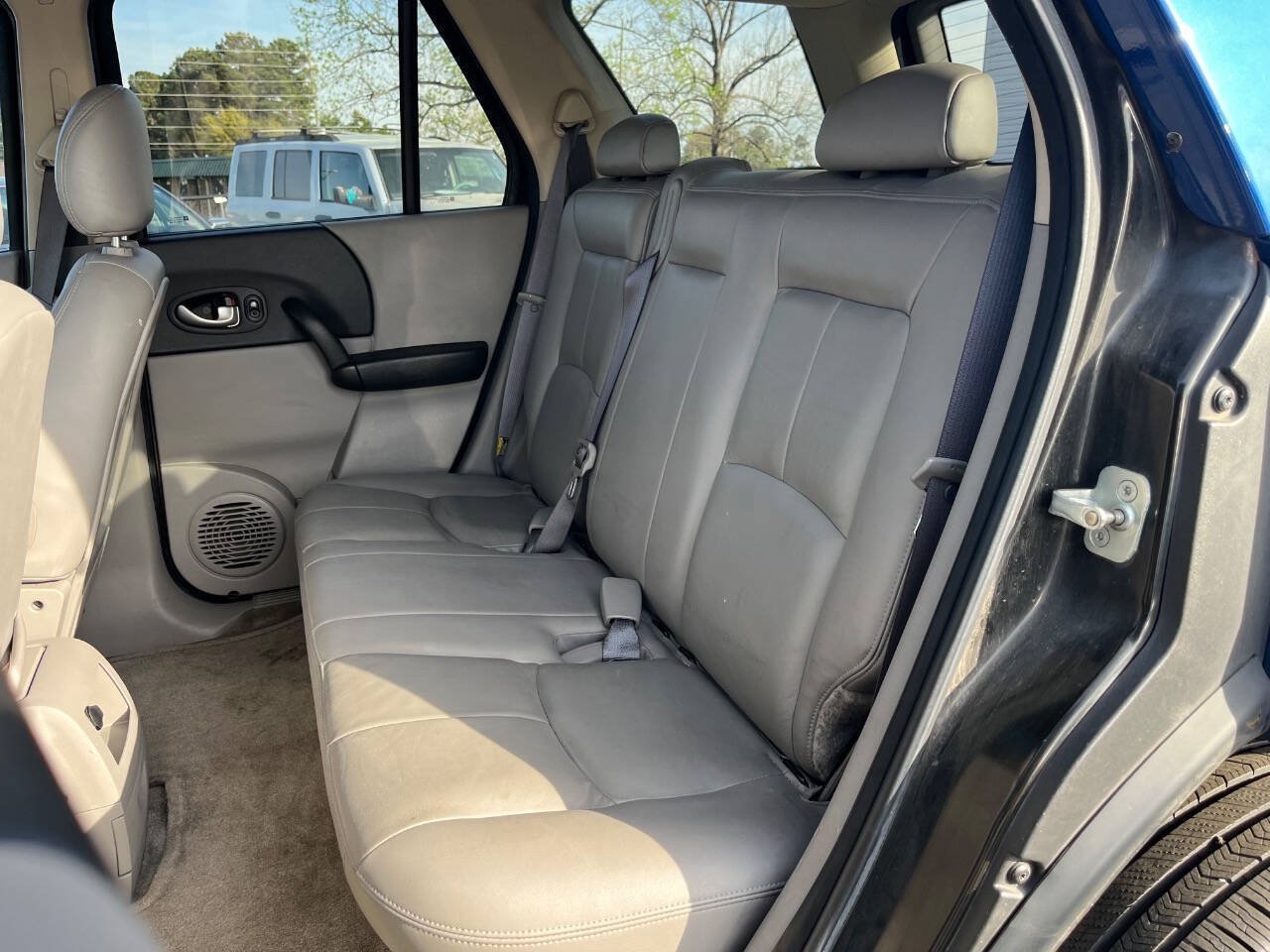 Used 2005 Saturn Vue AWD V6 w/ Safe & Sound Pkg image 15