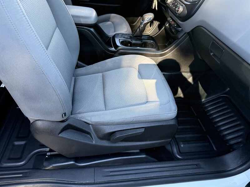 Used 2022 Chevrolet Colorado W/T RWD image 18