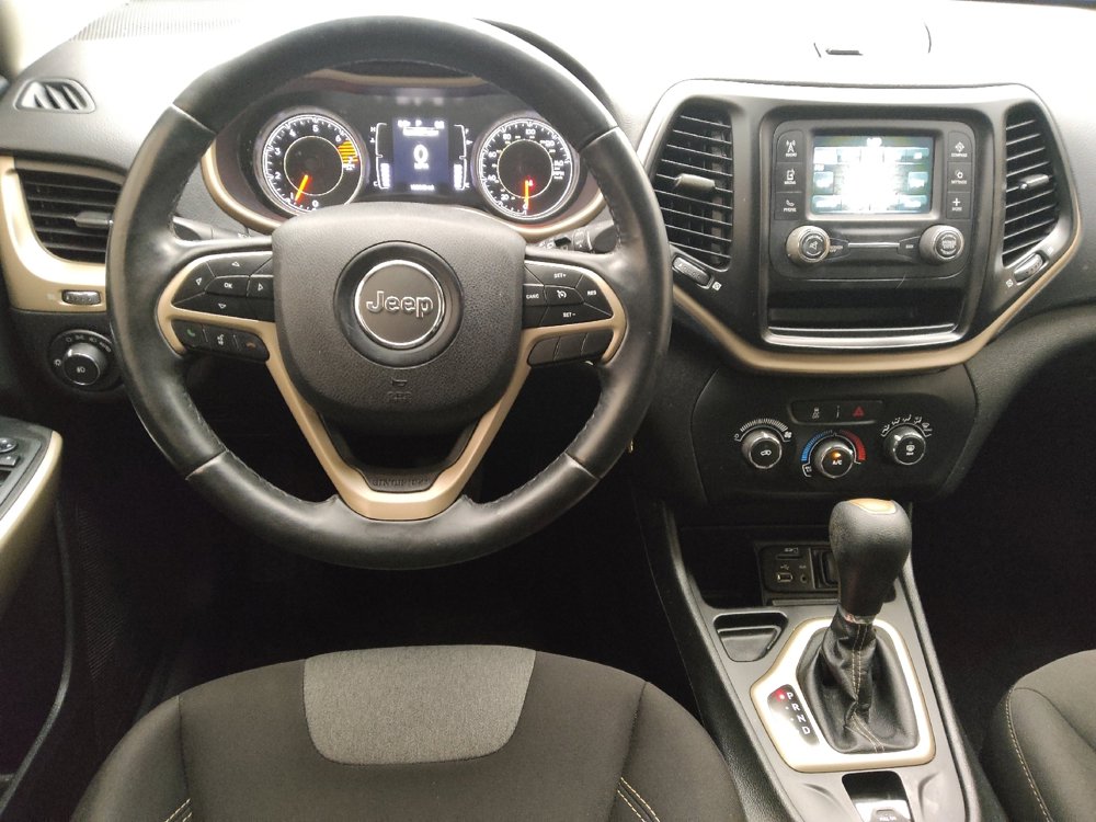 Used 2018 Jeep Cherokee Latitude w/ Altitude Package image 22