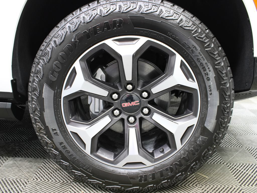Used 2026 GMC Yukon AT4 Ultimate w/ LPO, Floor Liner Package AWD/4WD image 13