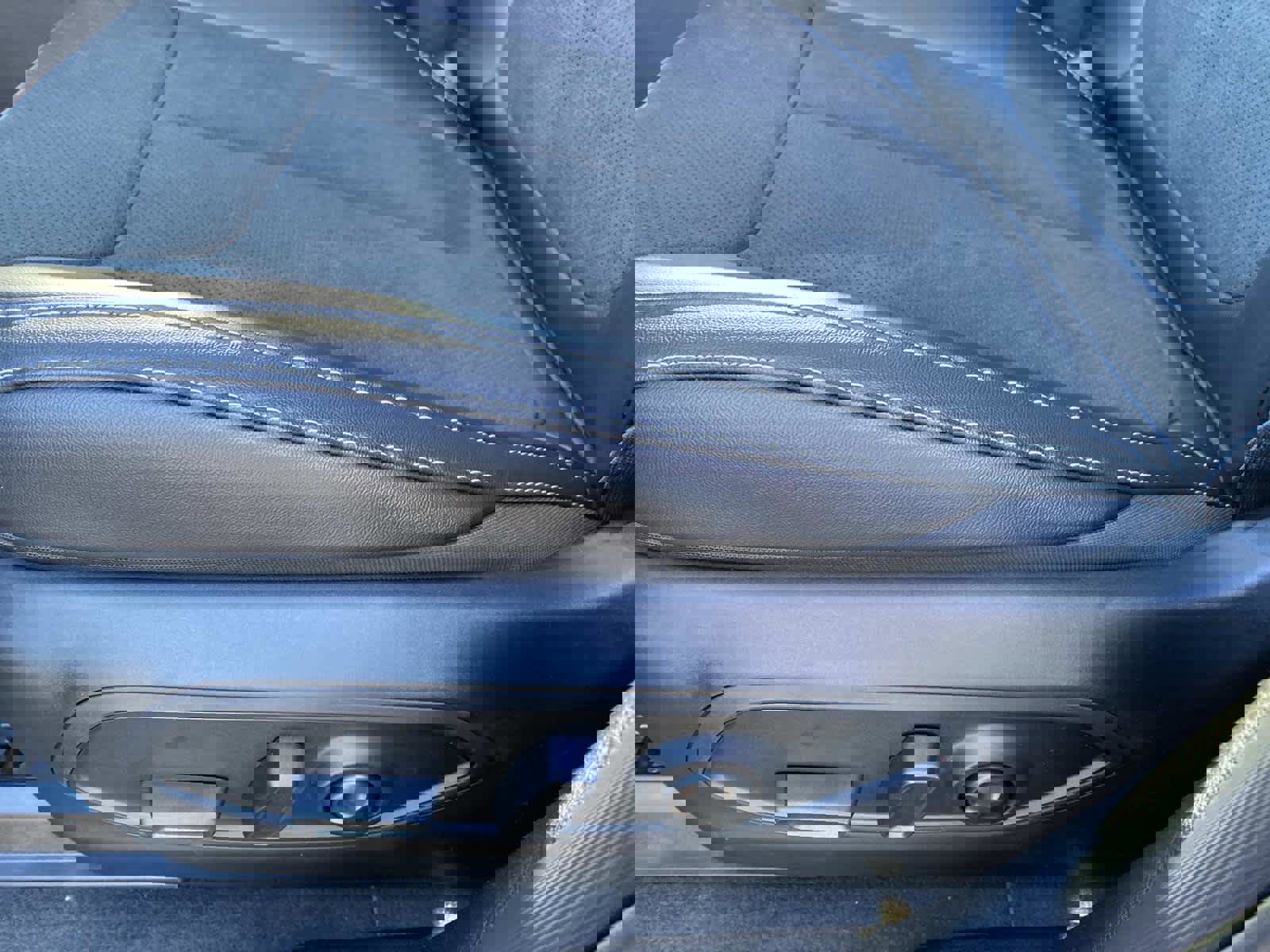 New 2025 Jeep Grand Cherokee Laredo image 10