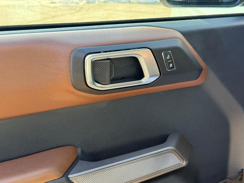 Used 2023 Ford Bronco Outer Banks image 18