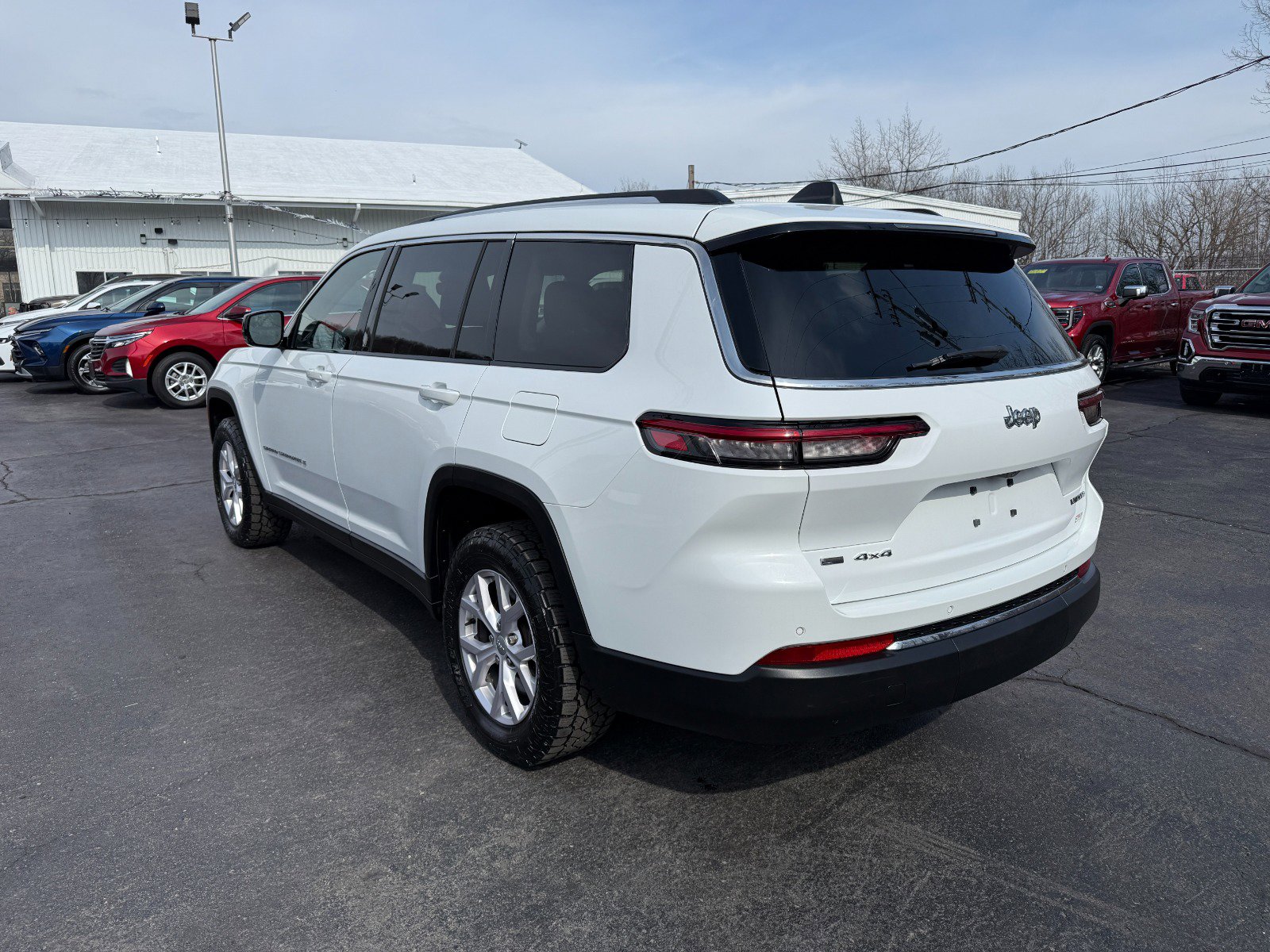 Used 2022 Jeep Grand Cherokee L Limited AWD/4WD image 3