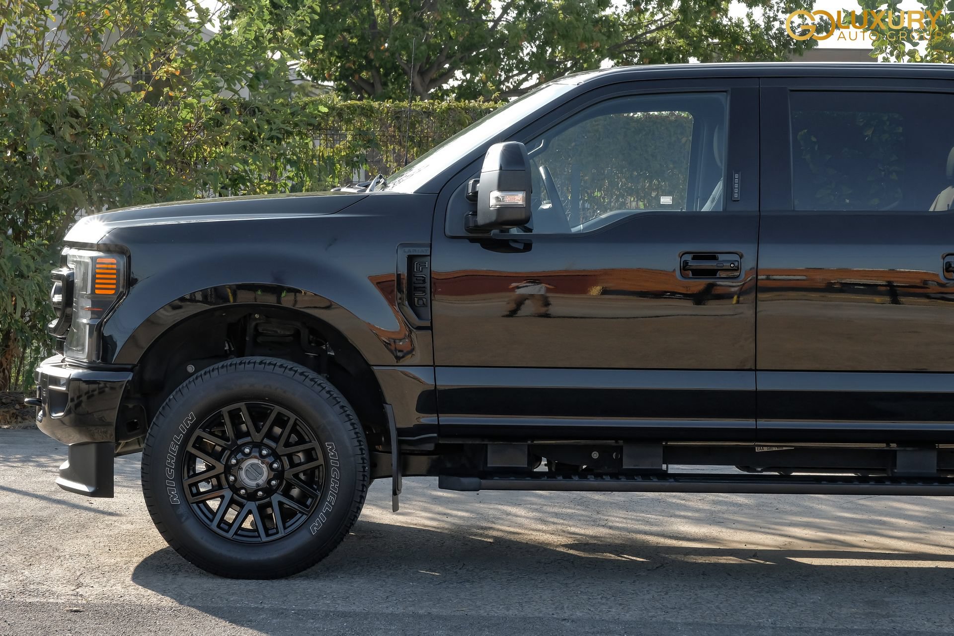 Used 2022 Ford F350 Lariat w/ Black Appearance Package AWD/4WD image 13
