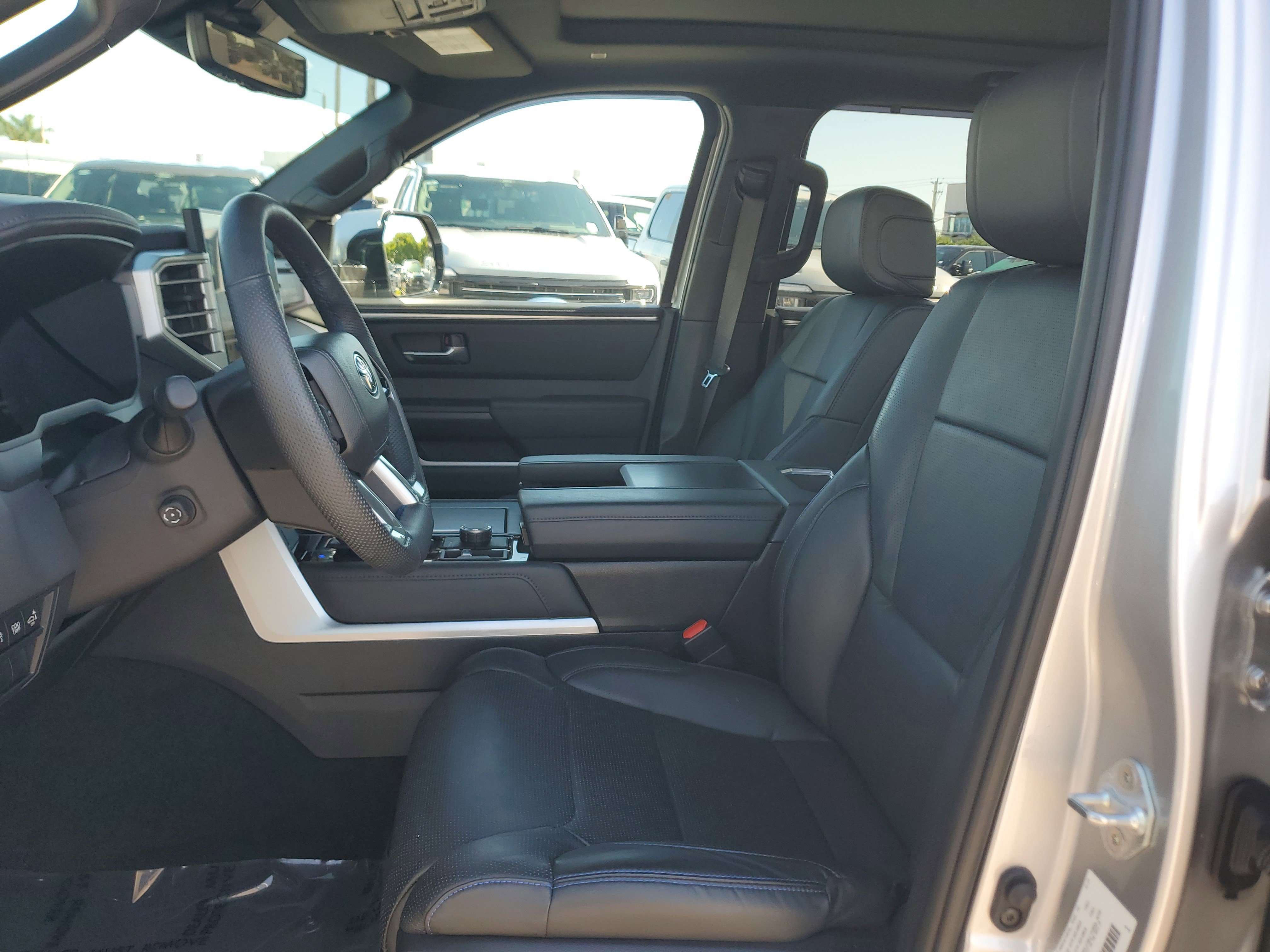 Used 2025 Toyota Tundra Platinum AWD/4WD image 17