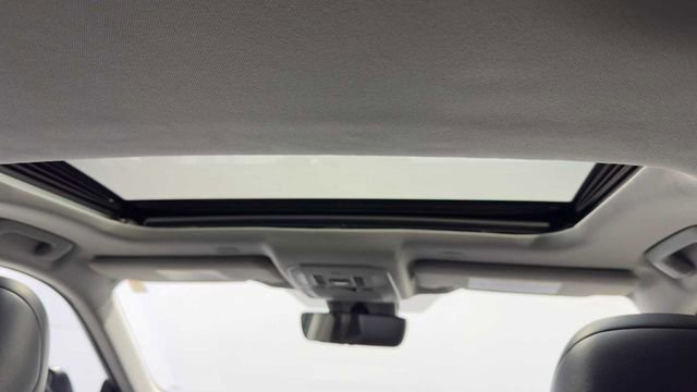 Used 2023 Toyota Highlander XLE FWD image 21