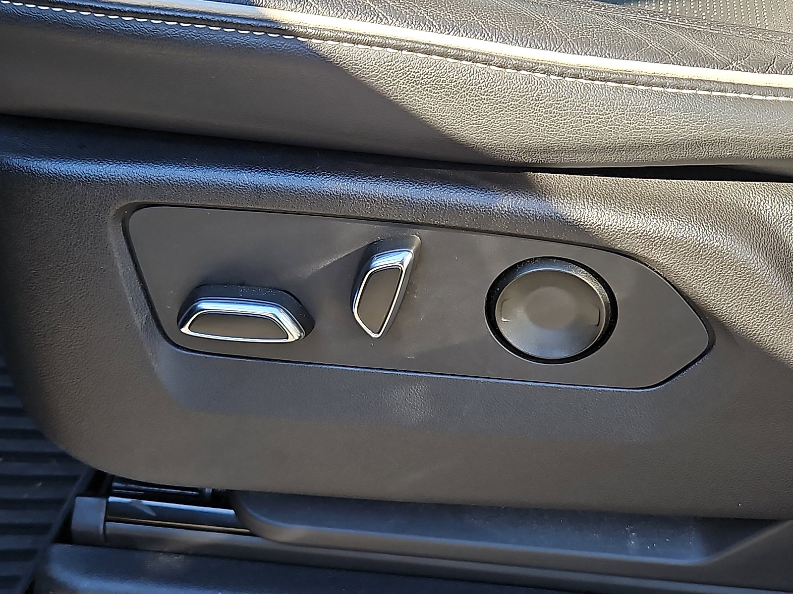 Certified 2022 Cadillac Escalade ESV Sport image 27