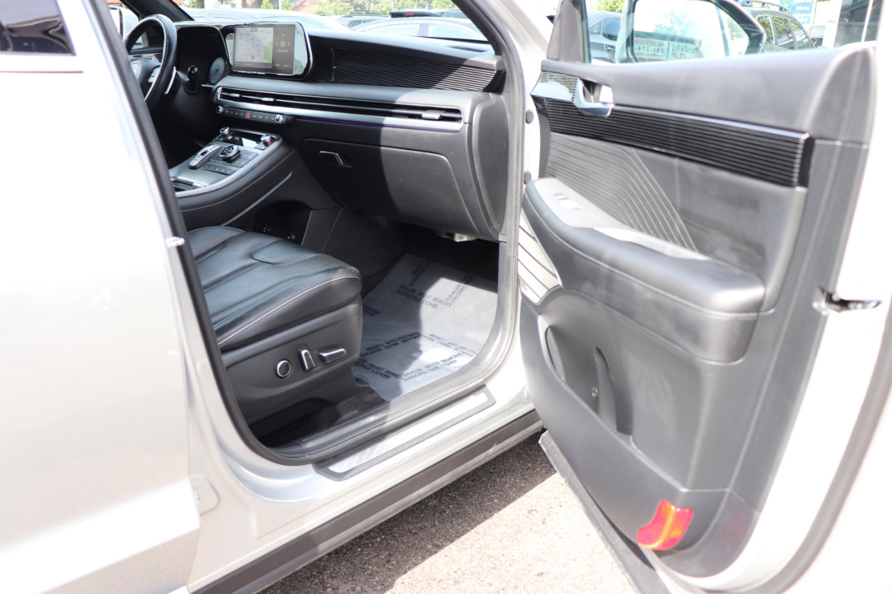 Used 2024 Hyundai Palisade Calligraphy image 17