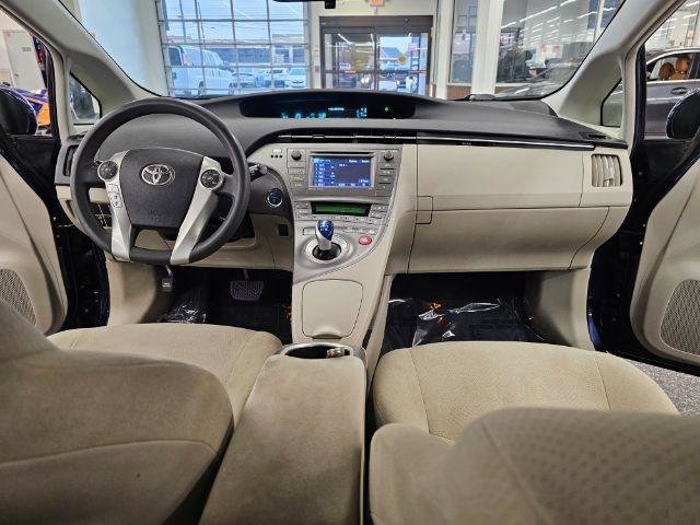 Used 2014 Toyota Prius Three image 9