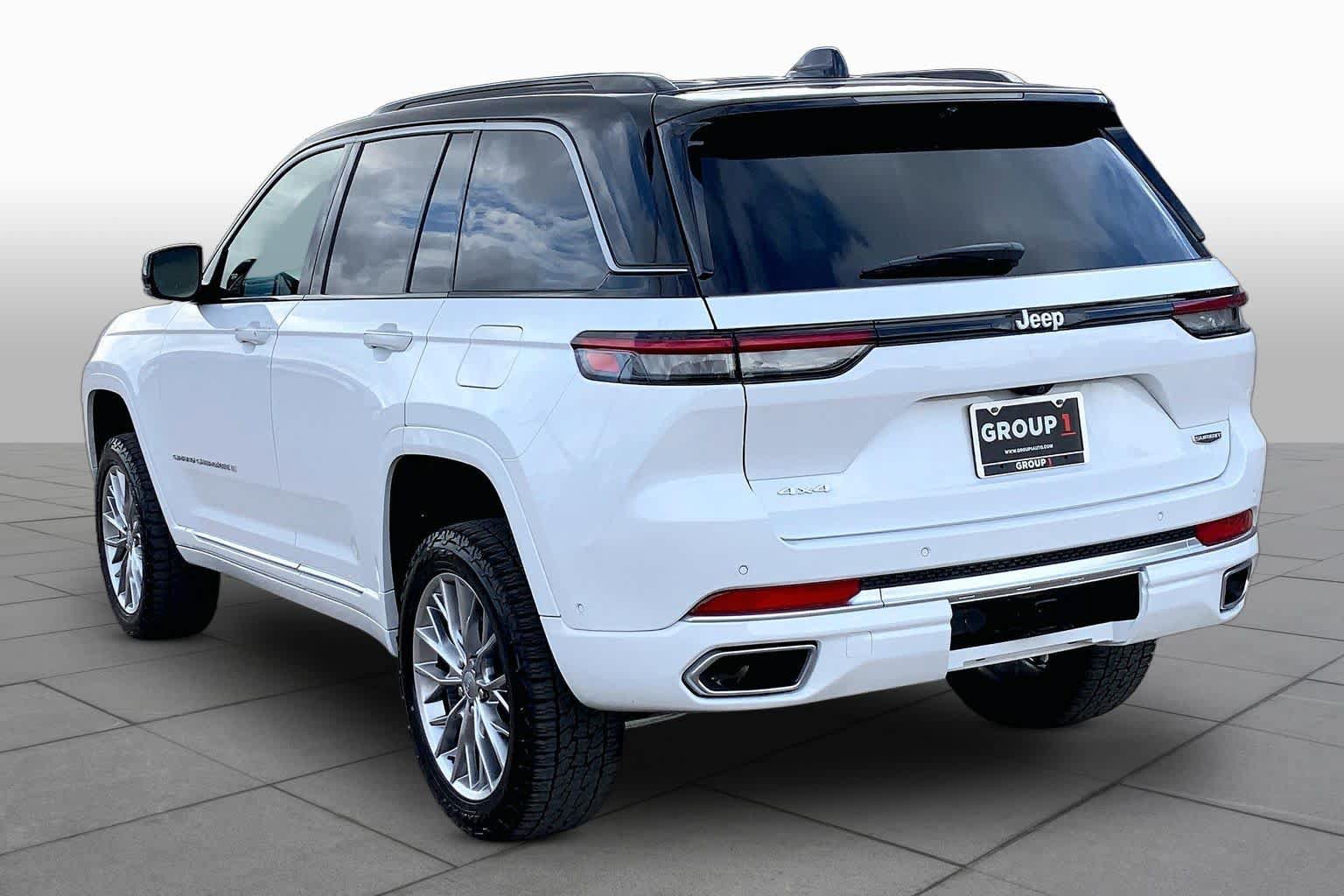Used 2024 Jeep Grand Cherokee Summit w/ Adv Protech Group IV AWD/4WD image 12
