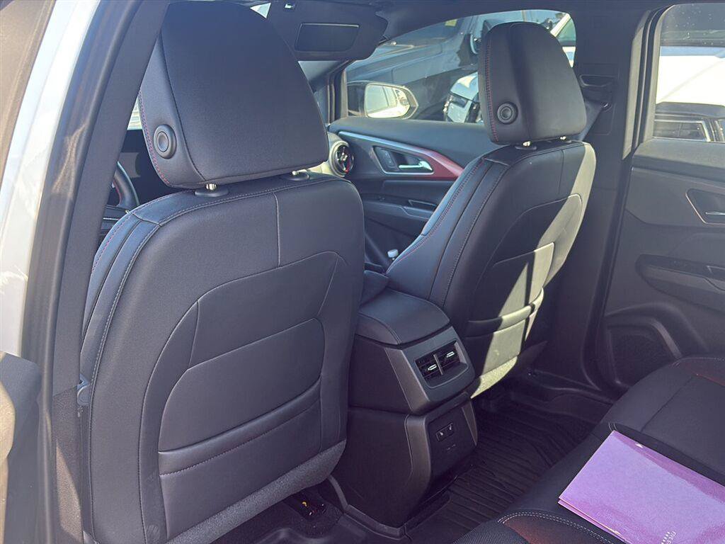 Used 2025 Chevrolet Equinox EV RS w/ Convenience Package II FWD image 12