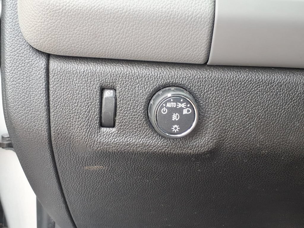 Used 2015 Chevrolet Colorado LT w/ LT Convenience Package RWD image 18