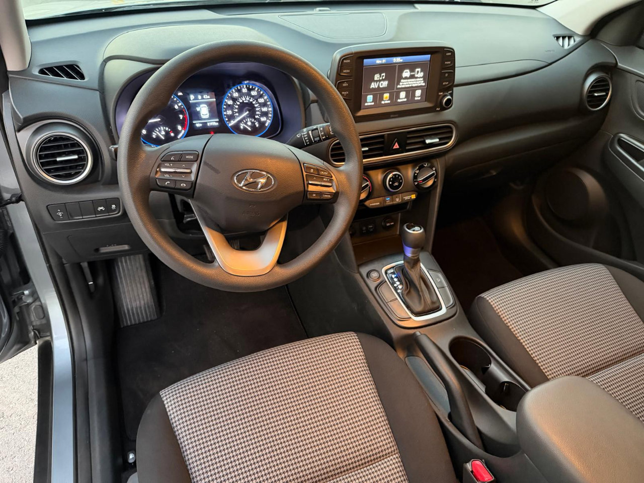 Used 2021 Hyundai Kona SE image 12