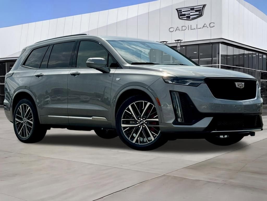 Used 2024 Cadillac XT6 Sport w/ Technology Package AWD/4WD image 2