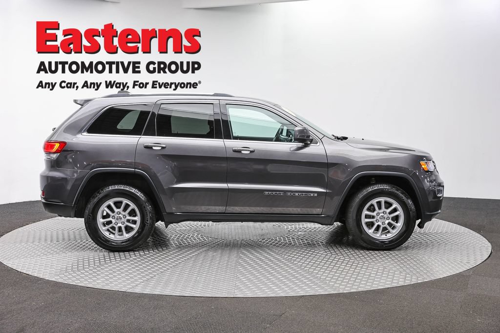 Used 2020 Jeep Grand Cherokee Laredo AWD/4WD image 3