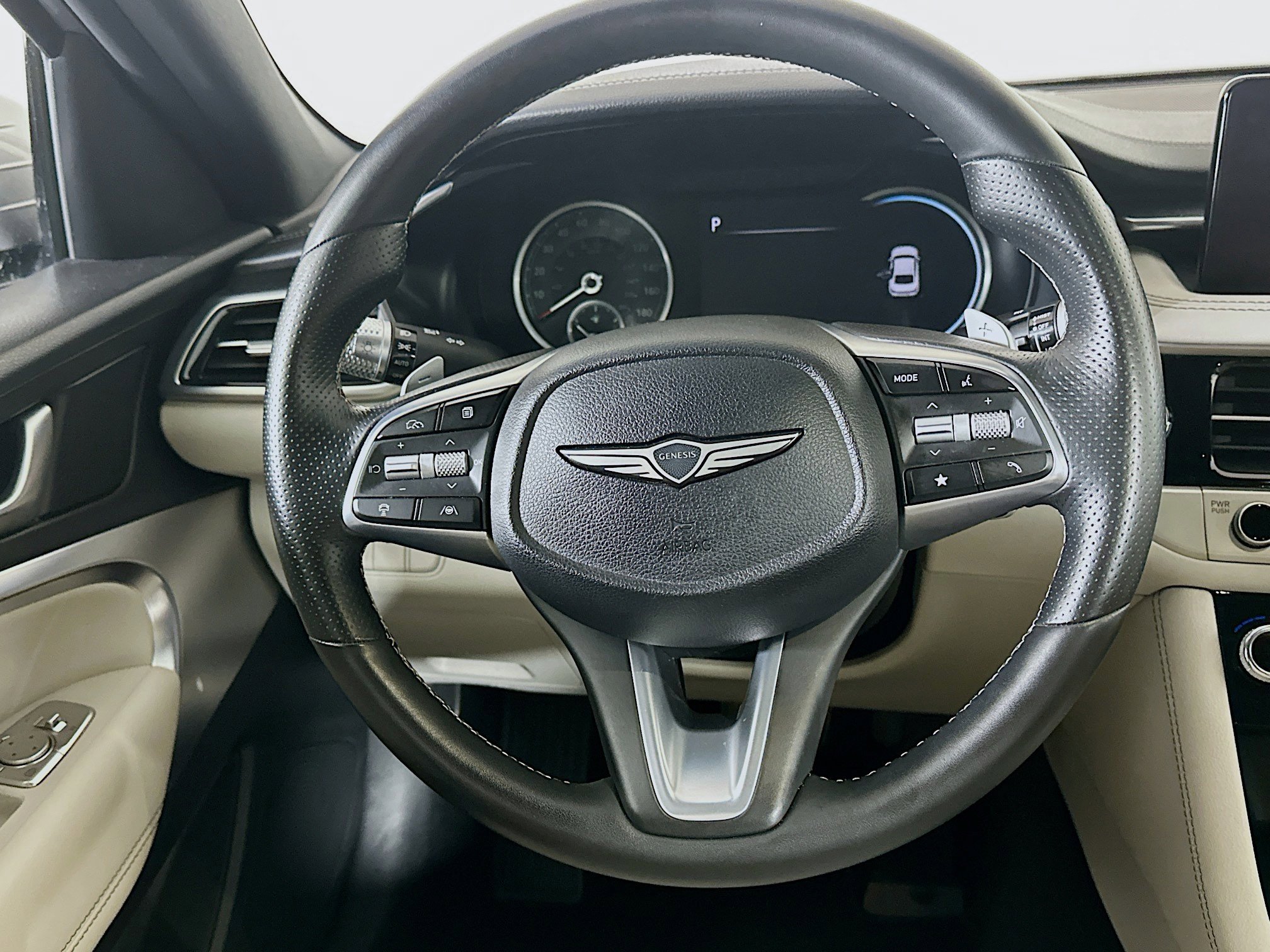 Used 2025 Genesis G70 2.5T image 18