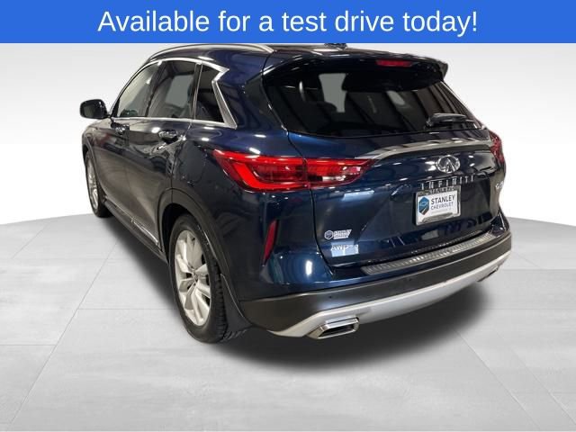 Used 2019 INFINITI QX50 Essential w/ Premium Heat Package image 3