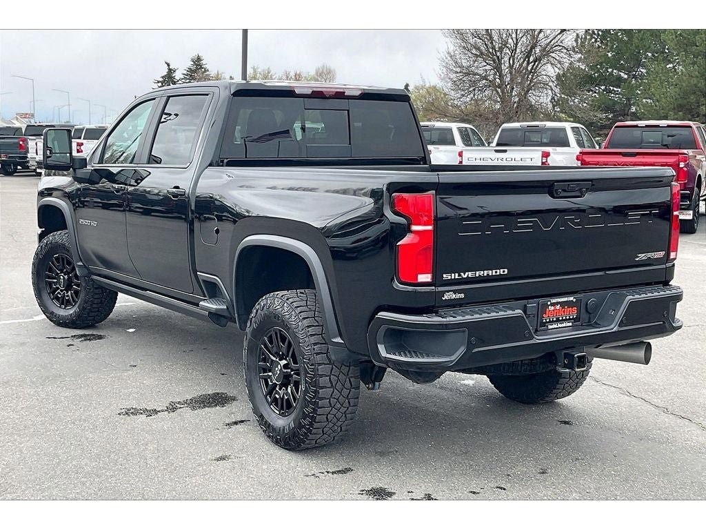 Used 2025 Chevrolet Silverado 2500 ZR2 w/ Technology Package AWD/4WD image 13