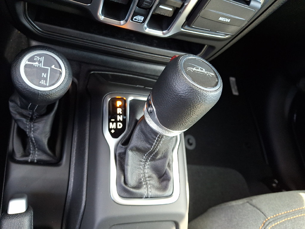 New 2026 Jeep Gladiator Sport AWD/4WD image 16