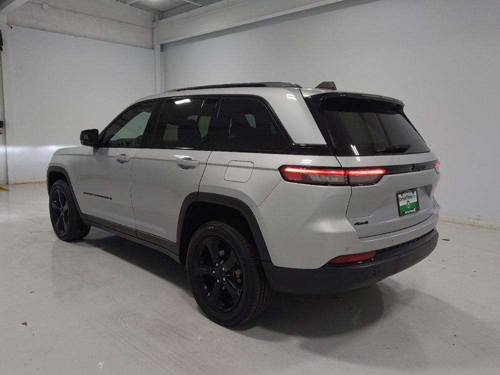 Used 2023 Jeep Grand Cherokee Altitude AWD/4WD image 5