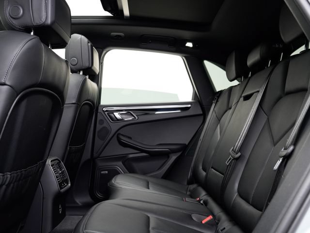 Certified 2026 Porsche Macan AWD/4WD image 14