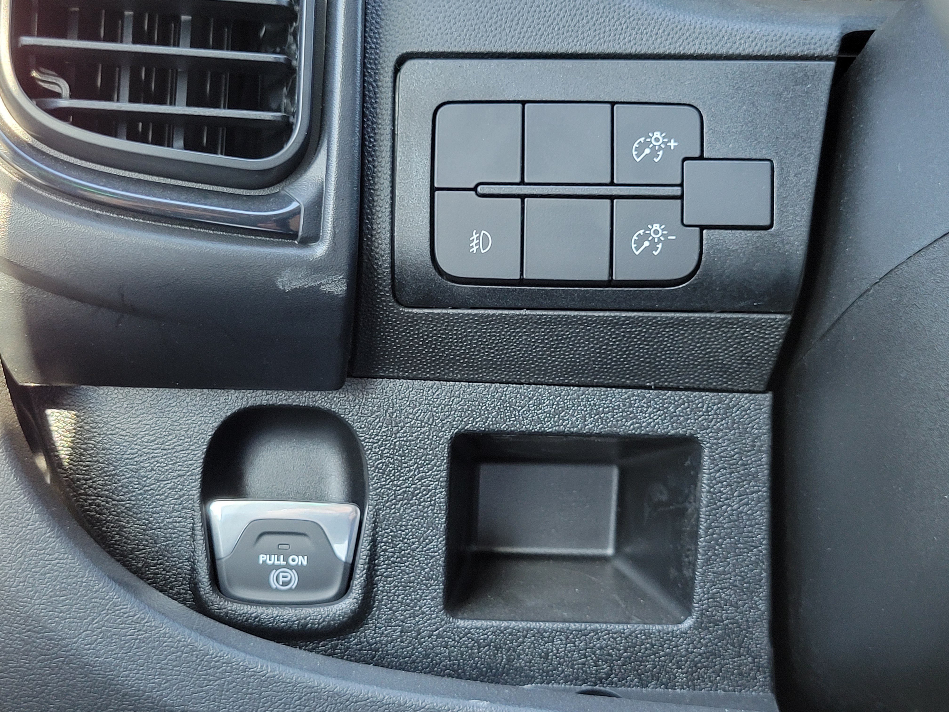 Used 2025 RAM ProMaster 2500 w/ Convenience Group FWD image 9