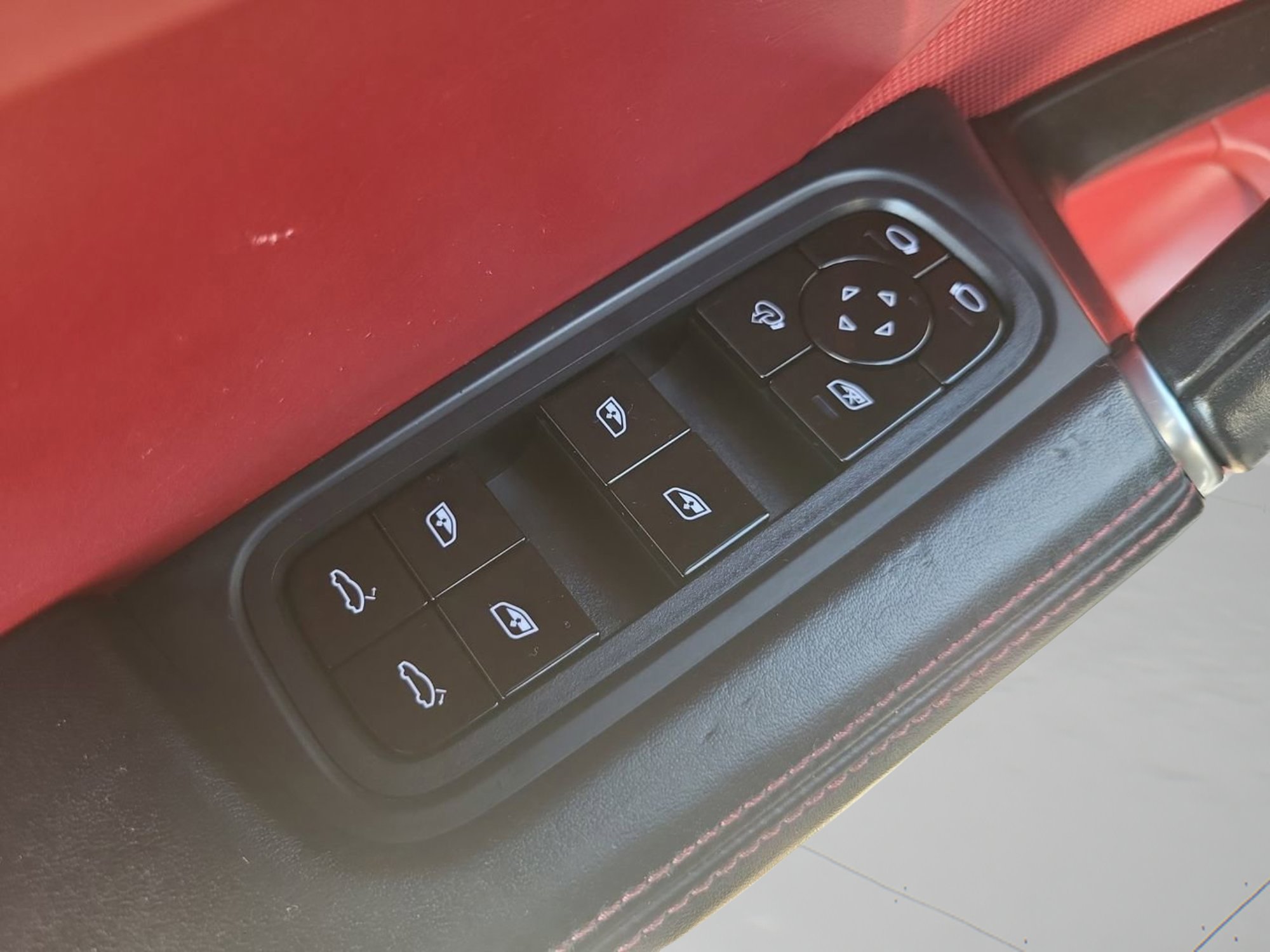 Used 2019 Porsche Cayenne image 18