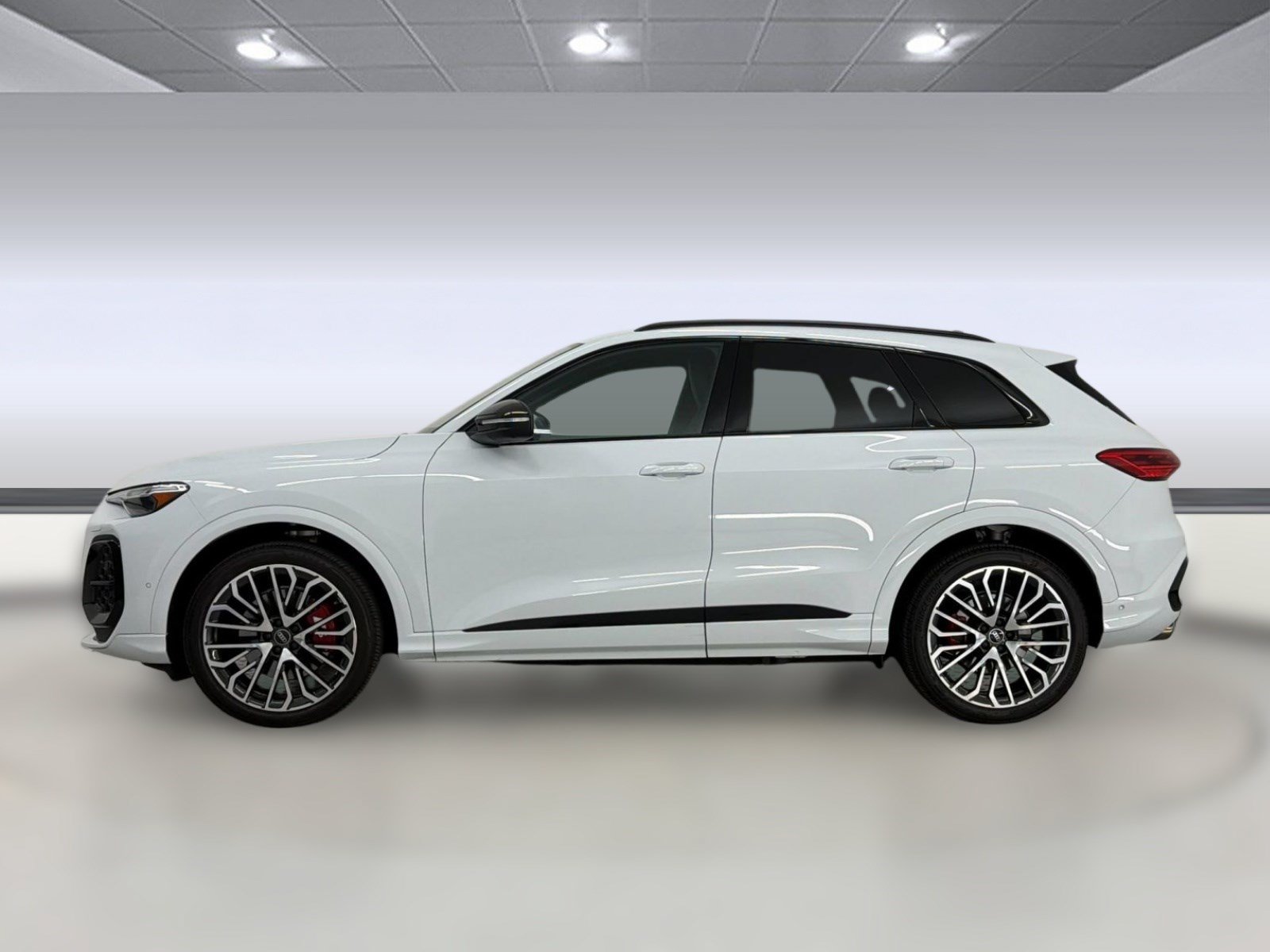 Certified 2025 Audi SQ5 Premium Plus w/ Premium Plus Package AWD/4WD image 2