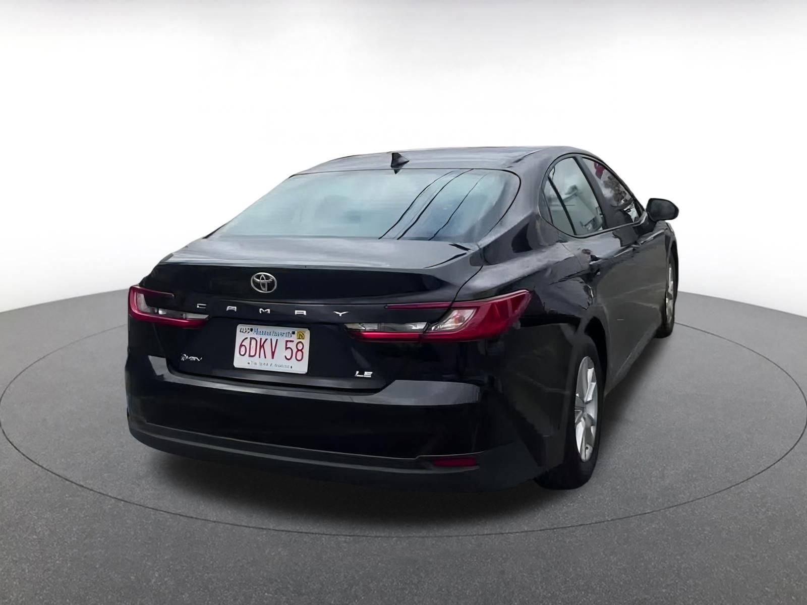 Used 2025 Toyota Camry LE image 12