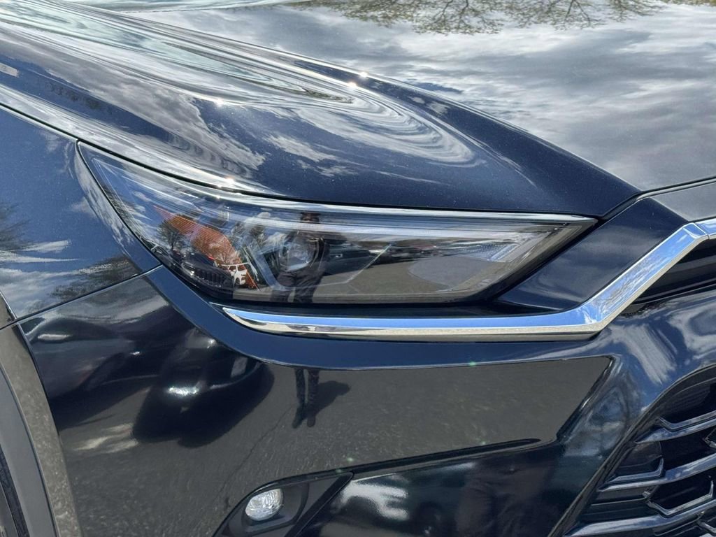 Used 2025 Toyota Grand Highlander AWD image 7