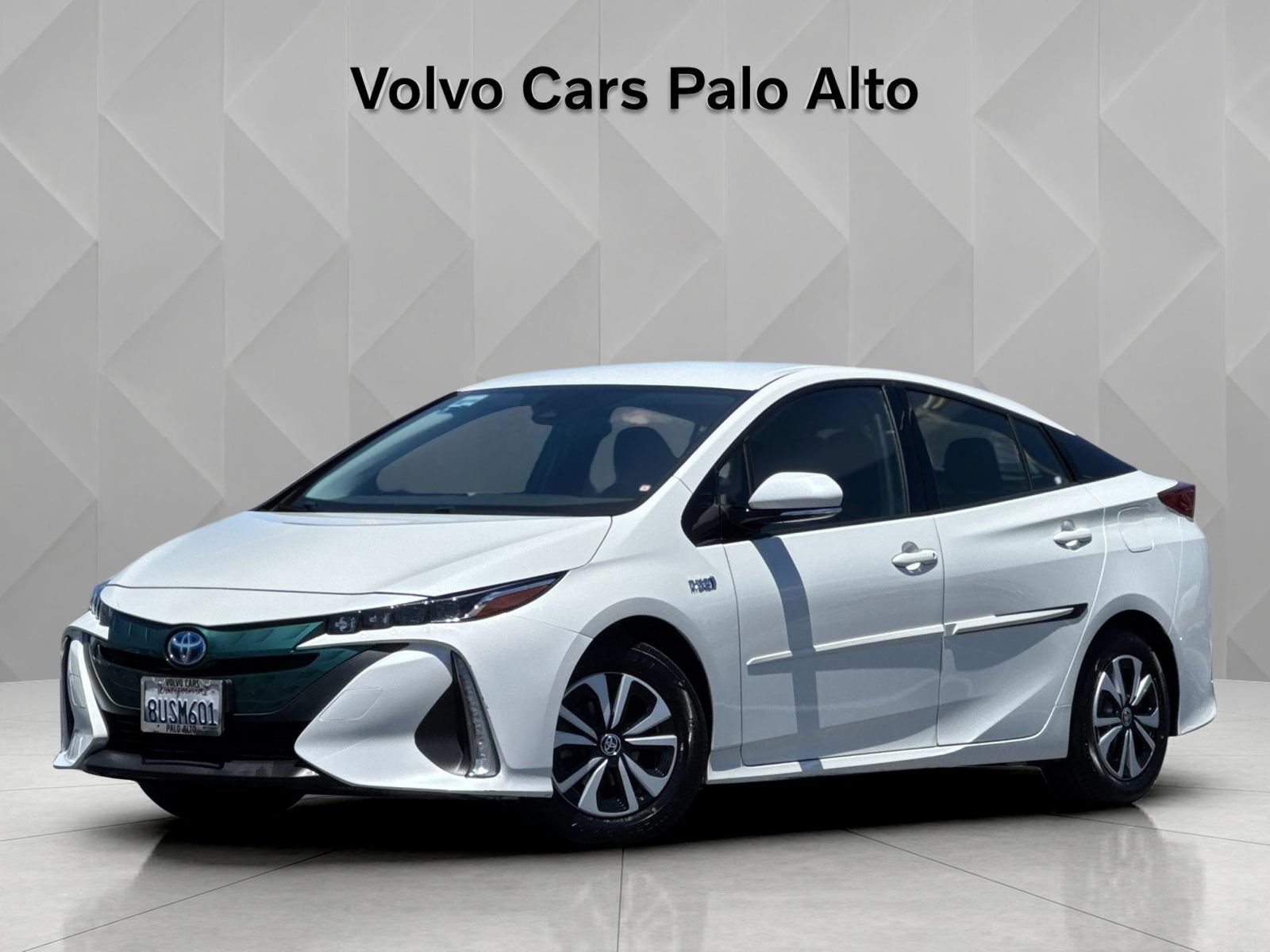 Used 2017 Toyota Prius Prime Plus FWD image 2