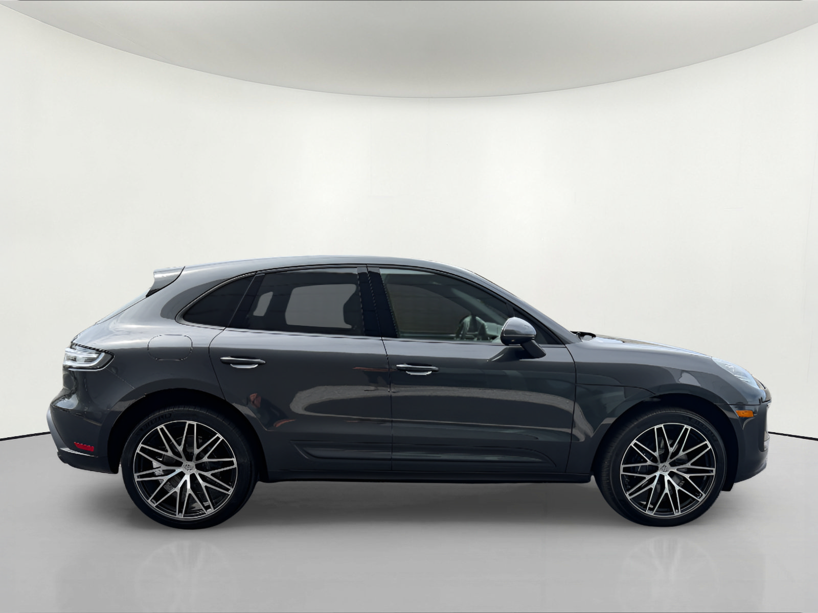 New 2026 Porsche Macan AWD/4WD image 7